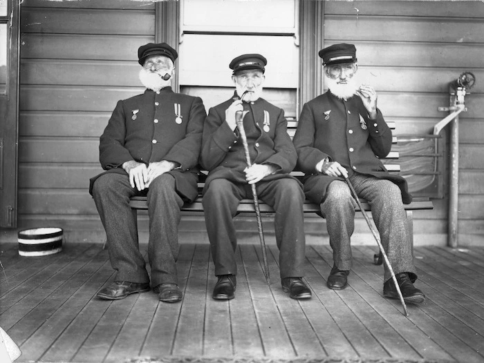 Winkelmann, Henry 1860-1931 :Blind residents, outside the Ranfurly Veterans' Home in Mount Roskill, Auckland