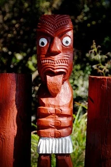 Māori carving in shadows