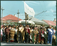 Photograph of protesters on the Māori Land March, College Hill, Auckland