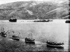 Troopship and boats of soldiers, Gallipoli