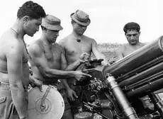 Māori artillerymen in Vietnam