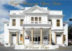 Royal Wanganui Opera House : a record reign / Penny Robinson.