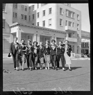 Women hockey players from Nelson in front of the Wellington City Corporation building