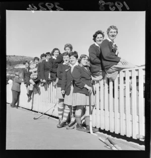 Unidentified women's hockey team, Basin Reserve, Wellington