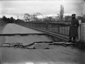Damage to the Waiohine bridge after the 1942 Masterton earthquake
