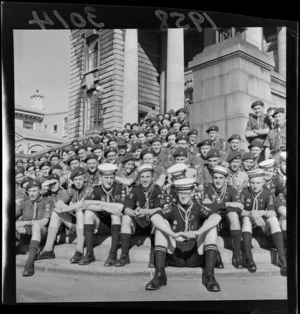 Queen's Scouts outside Parliament buildings, Wellington