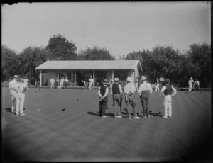 Men playing bowls, with club house behind, [Hastings?], Hawke's Bay District