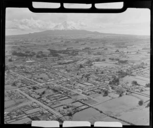 Eltham, Taranaki, with Mount Taranaki in the background