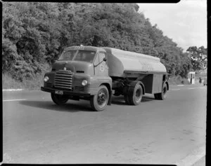Bedford Artic truck, Shell Oil Company of New Zealand Limited