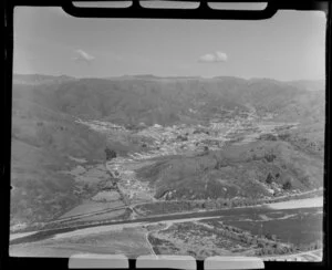 Stokes Valley, Lower Hutt, with Hutt River in foreground