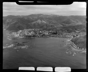 Island Bay, Wellington, showing beach, houses and surrounding hills