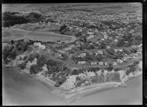 Houses on the cliffs above the coast, Glendowie, Auckland