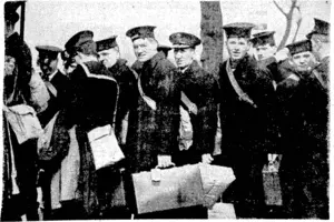 Fox Phot*. Survivors of the destroyer Ghurka, which was attacked: by overwhelming forces in the Norwegian struggle mid'sank after fighting ■ until her decks were- awash, going from theinbarracks for & spell of leav§sPja (Evening Post, 04 May 1940)