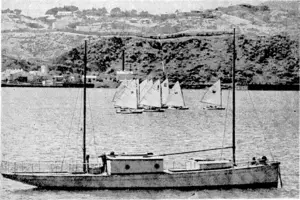 Evening Post" Photo. Start ofthe second Cornwell Cup race in Evans Bay yesterday. The tPanganui boat, winner of both yesterday's races, getting a lead from the Wellington boat right from the start. (Evening Post, 17 January 1940)