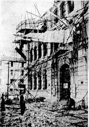 The wrecked scaffolding at Messrs. Levin and Co.'s pretnises, Customhouse Quay, photographed shortly after it fell yesterday. (Evening Post, 29 September 1942)