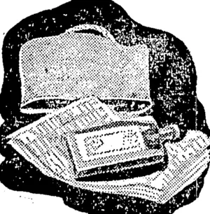 ly. Take several layers of newspaper and wrap this well round the bottle. See that the bottle is well padded all round. If you have an old woollen sock slip this on, and then pop the whole thing under a i tea cosy. It is amazing how hot liquid so treated keeps for a considerable time. (Evening Post, 23 May 1944)