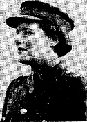 Subaltern Mary Churchill, daughter of the British Prime Minister, watching the inspection of a mixed gun site in London's defence area by Field-Marshal Smuts. (Evening Post, 06 January 1944)