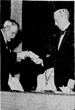 Sir Charles Norwood making the presentation to Mr. Hislop. (Evening Post, 31 October 1944)