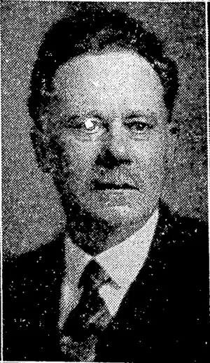 S. P. Andrew Photo. DR. JAMES HIGHT, C.M.G., who was the guest of honour yesterday at" a representative gatliering of Canterbury College graduates. : (Evening Post, 27 August 1932)