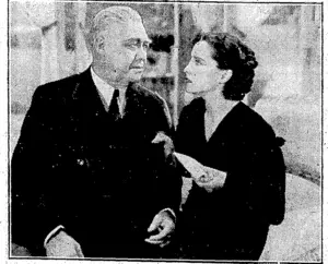 Albert • Eichardson singing the famous farming song. "There .was an Old Farmer .He had-an Old Sow," in "The Song of tho Plough » which is to be shown at the King's Theatre shortly. (Evening Post, 26 July 1934)