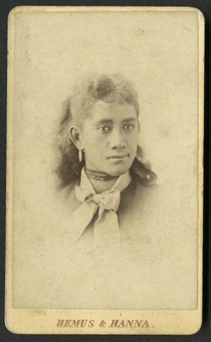Hemus & Hanna (Auckland) fl 1879-1882 :Portrait of unidentified woman