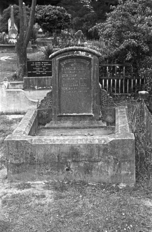 The grave of Harriett Sophia Lascombe and the Andrews family, plot 5.H, Sydney Street Cemetery.