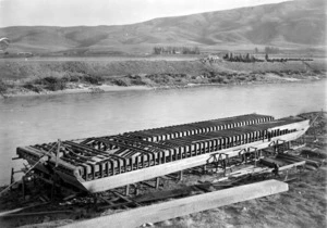 The Clyde No 2 dredge under construction, Clutha River