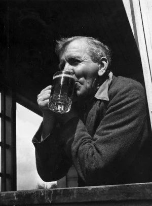 Pascoe, John Dobree, 1908-1972 : Man drinking beer