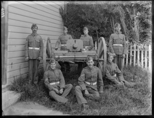 Army soldiers from the [No.1 Service Company of Wellington?] with machine gun, probably Christchurch district