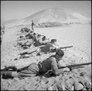 Rifle range practice for NZ cavalry, Egypt
