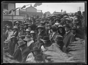 Crowd at an event in Stratford, Taranaki, during the visit of the Prince of Wales in 1920