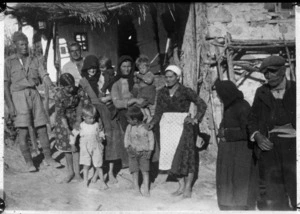 NZ soldiers with Greek villagers