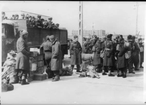 NZ troops after arrival in Greece