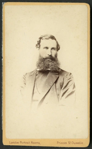 London Portrait Rooms (Dunedin) fl 1864-1875 :Portrait of unidentified man