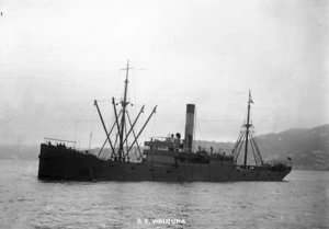 The steamship Omana, or Wairuna, in Wellington harbour