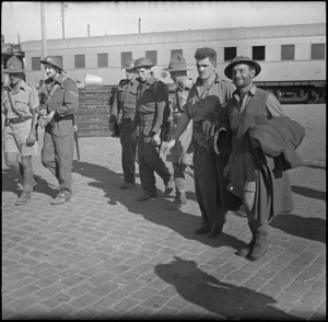 New Zealand troops arriving at Alexandria after the evacuation from Crete
