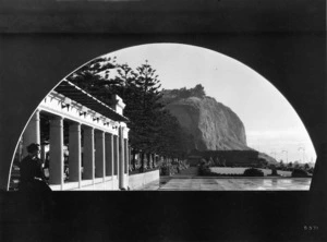 Marine Parade and bluff, Napier