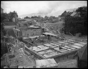Construction of Weir House, Victoria University, Kelburn, Wellington