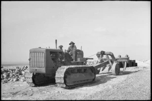 NZ engineers constructing a road in the Western Desert