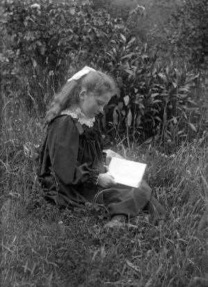 Doreen Gifford reading