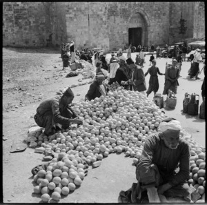 Oranges on sale in Jerusalem, World War II - Photograph taken by M D Elias