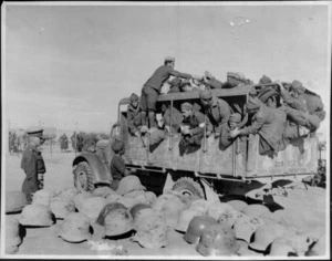 Italian and German prisoners at Tobruk, World War II