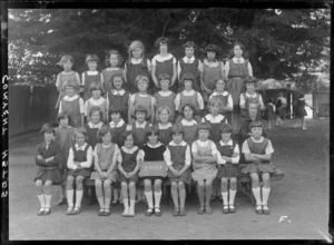 Convent school, Hastings, showing class photograph