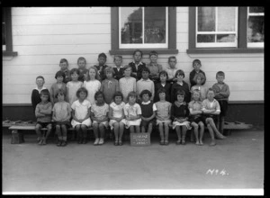 Clive Primary School Standard 1 & 2 class photo, Hawke's Bay District