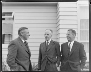 SPATC, Sir Leonard Isitt, Chairman of TKA and New Zealand National Aiways Corporation, left, with GM Gray, Ministry of Supply, United Kingdom, and JWS Brancker, General Manger, Eastern Division, British Overseas Airways Corporation