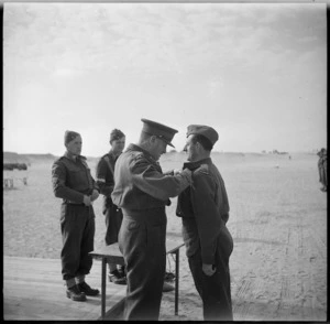 General Auchinleck decorates F Bowes with the OBE at Maadi, World War II