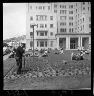 Lunch on the lawn in front of the city council buildings, Wellington