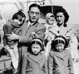 Mr and Mrs Chang and four children