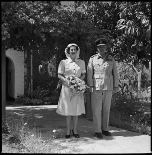 Bride Joan Fenwick, NZ WAACS, on wedding day with General Freyberg, Egypt