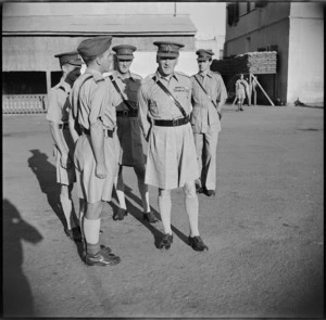 General Auchinleck during inspection of a NZ patrol of LRDG in Cairo